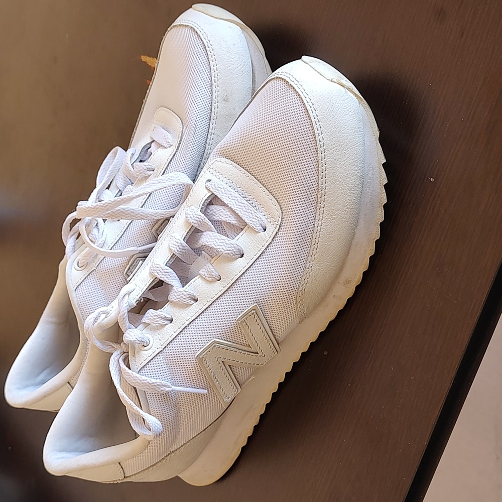 New Balance Men's white 501's, Sz 9.5